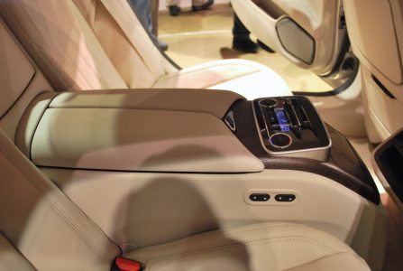 2014-maserati-quattroporte-detroit-2013-24