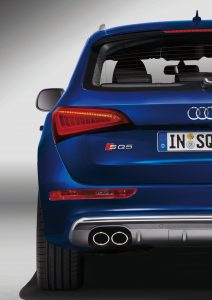 audi-sq5016