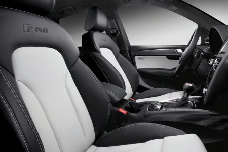 audi-sq5030