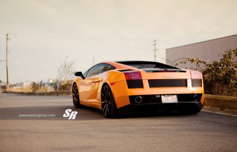 Orange Lamborghini Gallardo por SR Auto Group