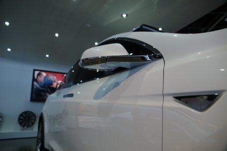 tesla-model-x-detroit-2013-21