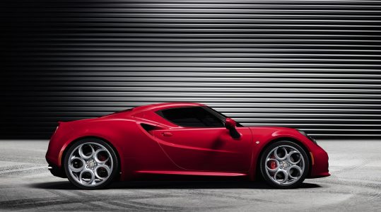 Alfa Romeo 4C, nuevos detalles técnicos y foto del interior