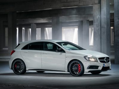 Oficial: Mercedes A45 AMG