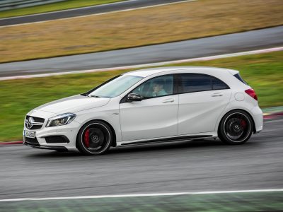 Oficial: Mercedes A45 AMG