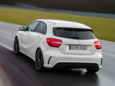 Oficial: Mercedes A45 AMG