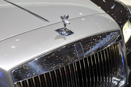11-2014-rolls-royce-wraith-geneva