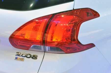 12-2013-peugeot-2008-geneva