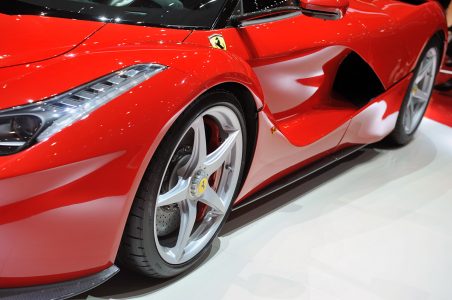 14-ferrari-laferrari-geneva