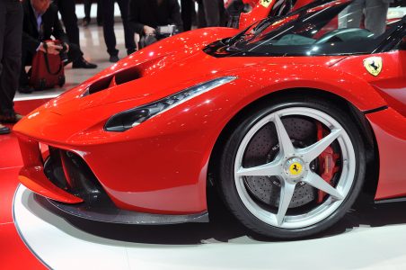 15-ferrari-laferrari-geneva