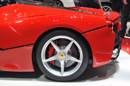 18-ferrari-laferrari-geneva