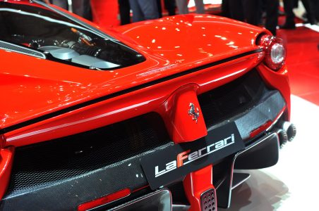 19-ferrari-laferrari-geneva