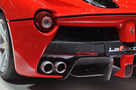 22-ferrari-laferrari-geneva
