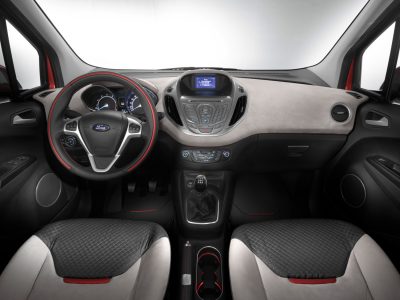 Ford Tourneo Courier, espacio bajo un bonito envoltorio