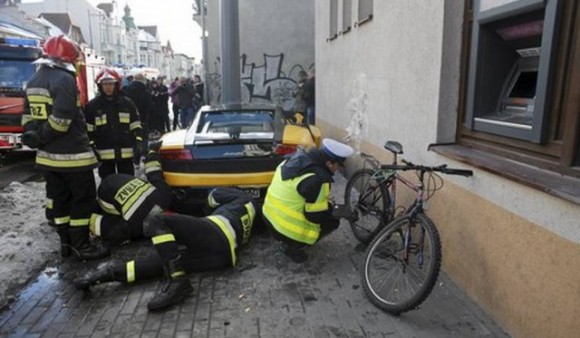 Destruyen un Lamborghini Gallardo LP560-4 Bicolore en Polonia