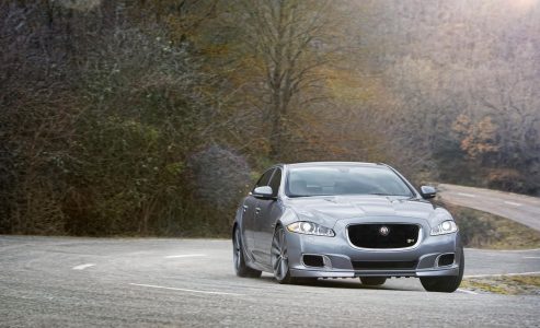 Oficial: Jaguar XJR