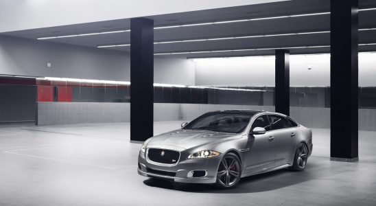 Oficial: Jaguar XJR