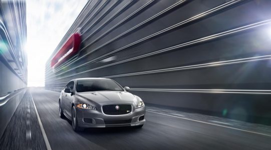 Oficial: Jaguar XJR