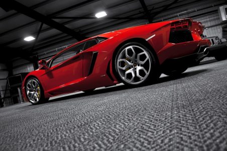 Kahn Design se atreve con el Lamborghini Aventador