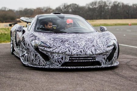 Sergio Pérez nos enseña de qué es capaz el McLaren P1 en el circuito de Top Gear