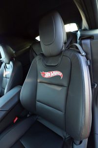 2013-chevrolet-camaro-hotwheels-edition-convertible-74
