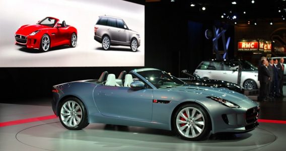 2014-jaguar-f-type_100403568_l