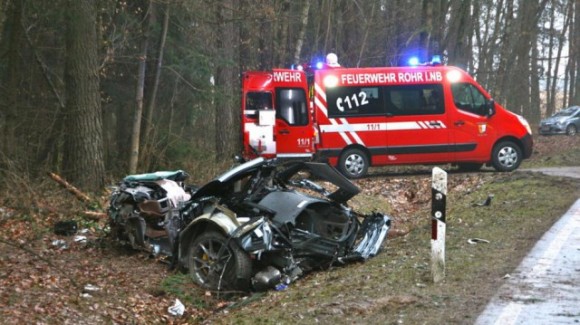 Brutal accidente de un Ferrari California