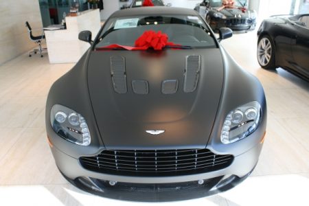 Aston Martin V12 Vantage negro mate a la venta