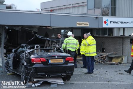 Muere tras estrellar su BMW M3 contra un edificio