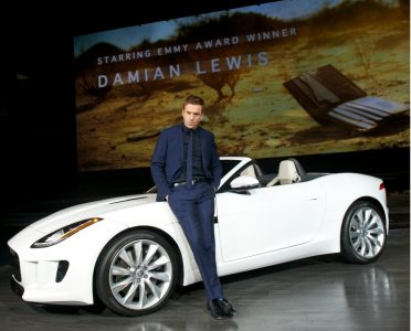 damian-lewis-and-the-jaguar-f-type_100410328_l