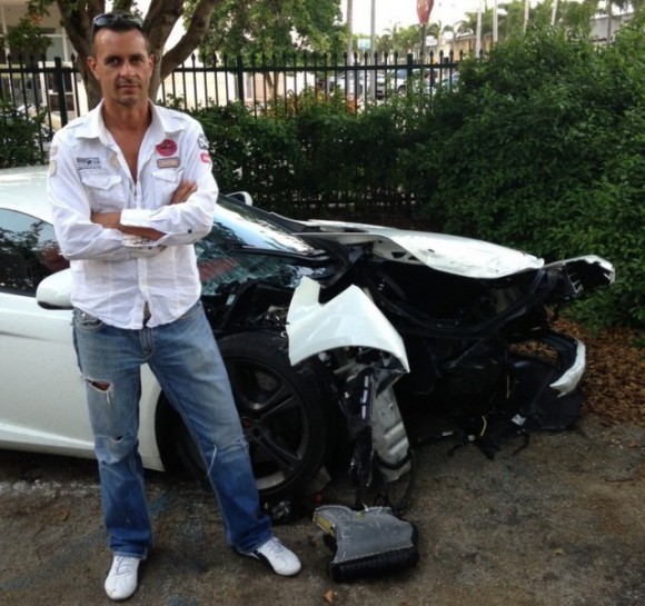 Destrozan un McLaren MP4-12C en Miami