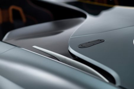 Ofical: Aston Martin CC100 Concept