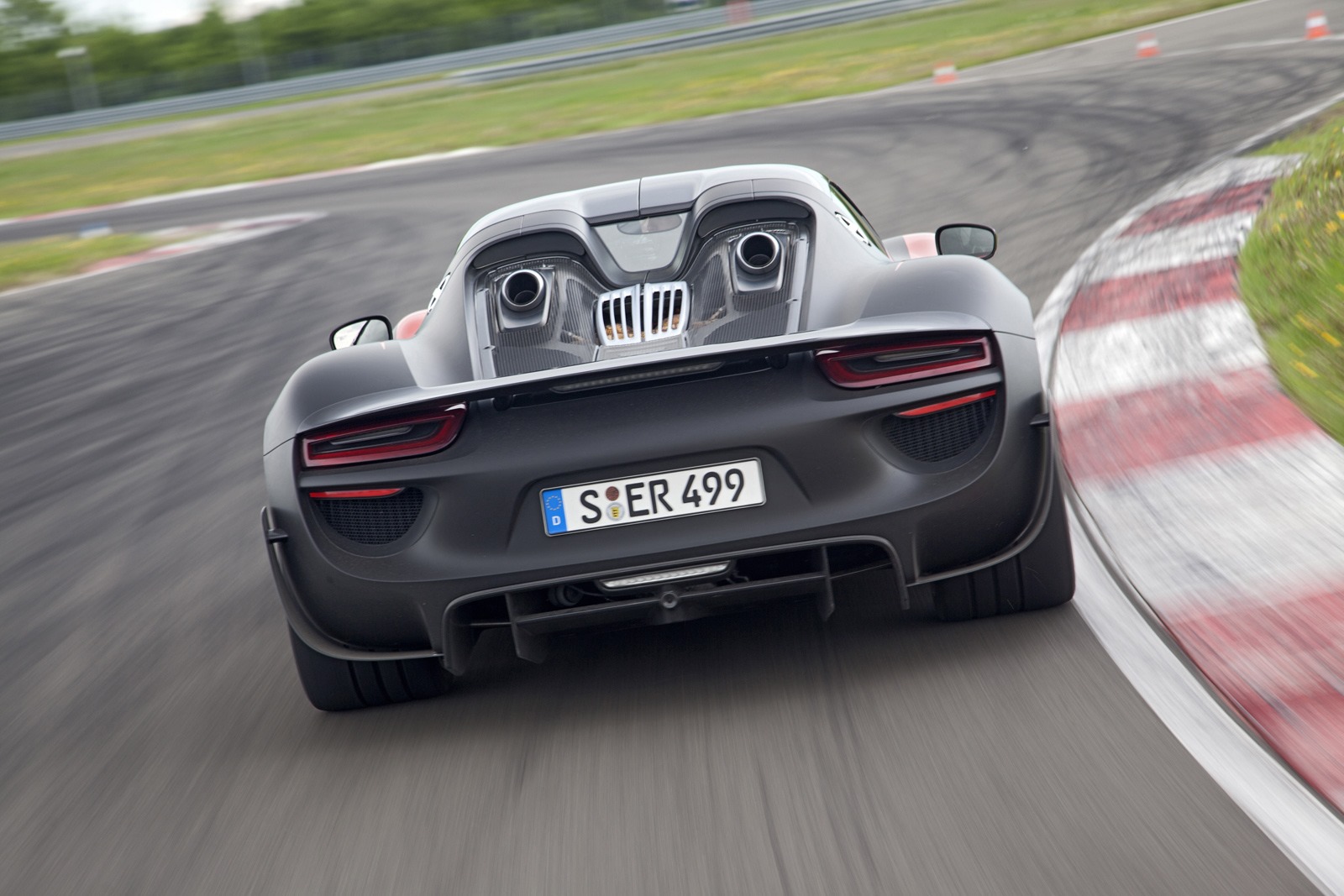 El sucesor del Porsche 918 Spyder será brutal: ya tiene un reto