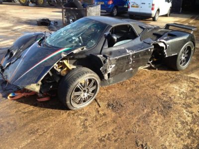 A la venta un Pagani Zonda Roadster destrozado