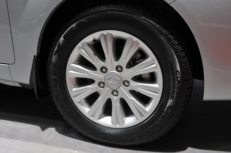 10-2013-ssangyong-rodius-geneva