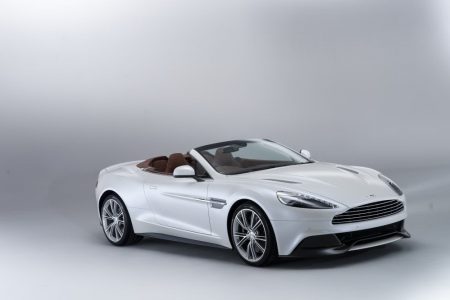 Aston Martin Vanquish Volante, oficial