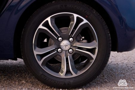 peugeot208_936