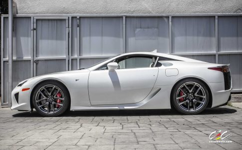 lexus-lfa-ma-1