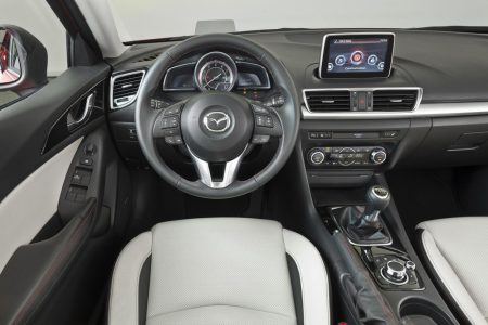 Mazda3 SportSedán y los detalles de la gama de motores