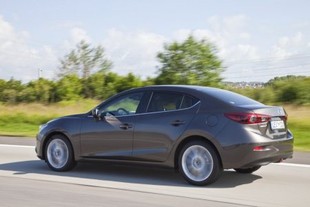 Mazda3 SportSedán y los detalles de la gama de motores