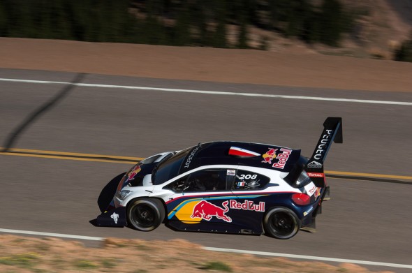 Sebastien Loeb y Peugeot se hacen con Pikes Peak