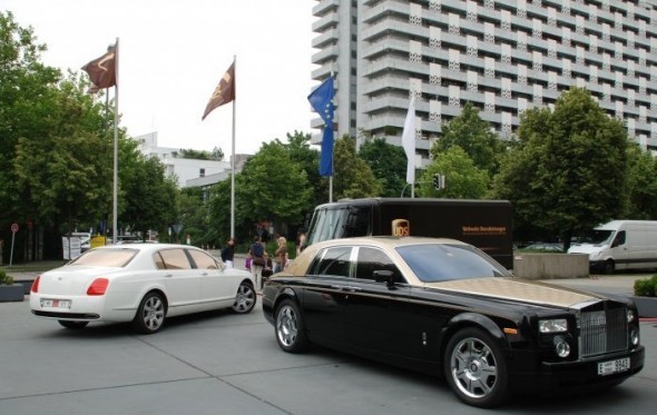 Destrozan dos Rolls-Royce en Alemania