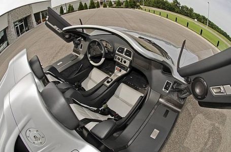 Mercedes CLK GTR Roadster, a subasta