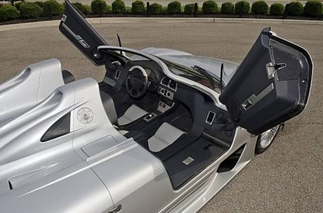 Mercedes CLK GTR Roadster, a subasta