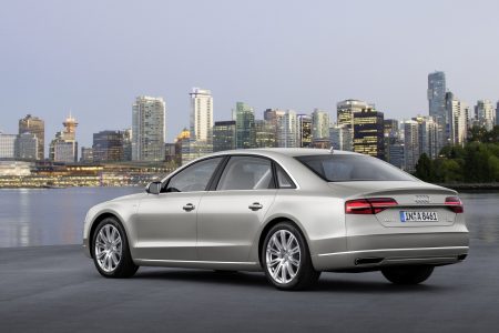 Standaufnahme    Farbe: Cuv esilber Metallic