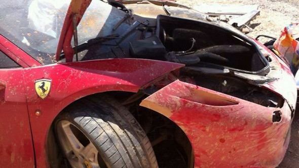 Destroza un Ferrari 458 Italia tras intentar utilizarlo como todoterreno