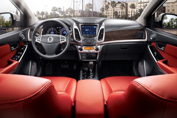Ssangyong-Korando-C-facelift-dashboard-1024x683