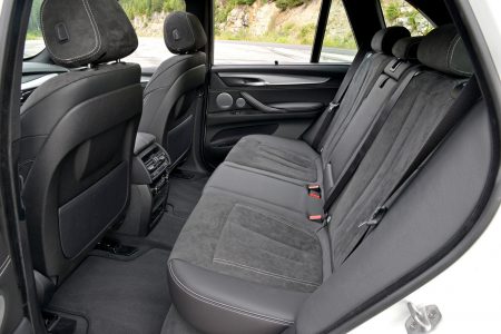 bmw-x5-m50d-12