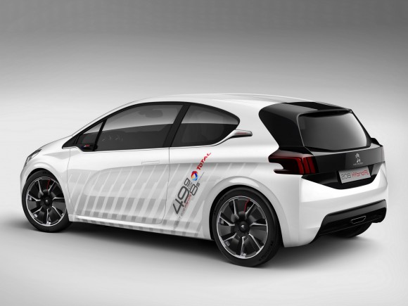 Peugeot 208 HYbrid FE, eficiencia sin renunciar a prestaciones