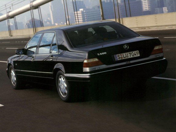 1993_Mercedes-Benz_S600_(_W140_)_005_2213