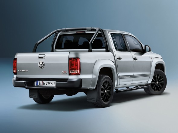 volkswagenamarokblacklabel1
